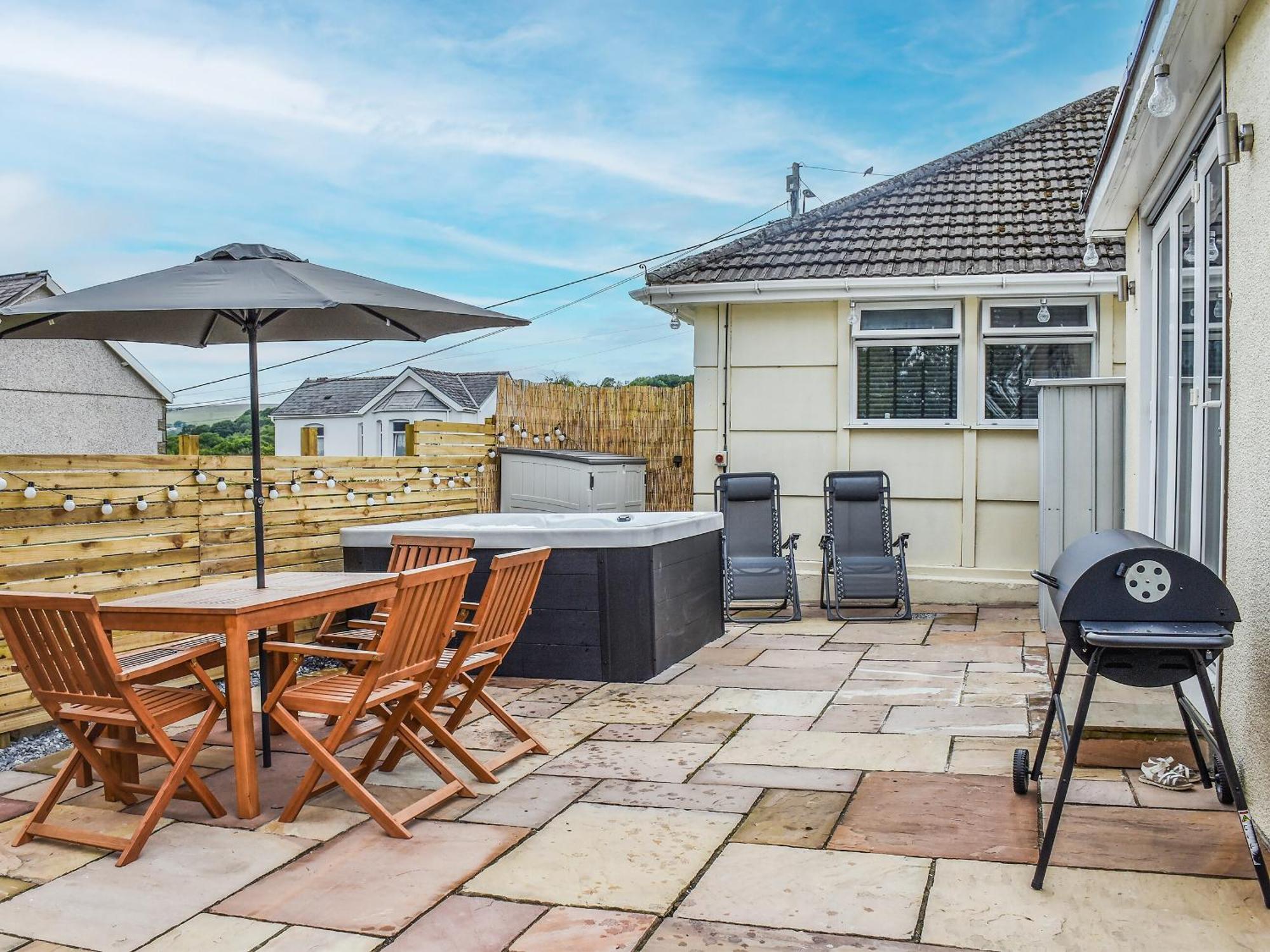 Highfield Bungalow Brynamman Bagian luar foto